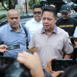 Kombes. Pol. Farman S.H., S.I.K., M.H., menjelaskan, kronologi pengungkapan kasus tersebut dalam konferensi.