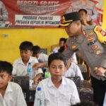 Kapolres Lombok Barat Pimpin Bagikan Makanan Bergizi, Wujud Dukungan Program Prioritas Presiden