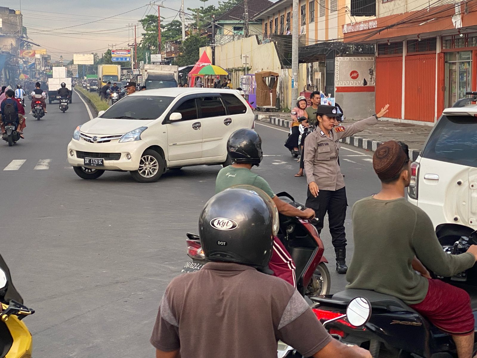 Serunya Ngabuburit di Kediri! Polisi Turun Langsung Jaga Ketertiban