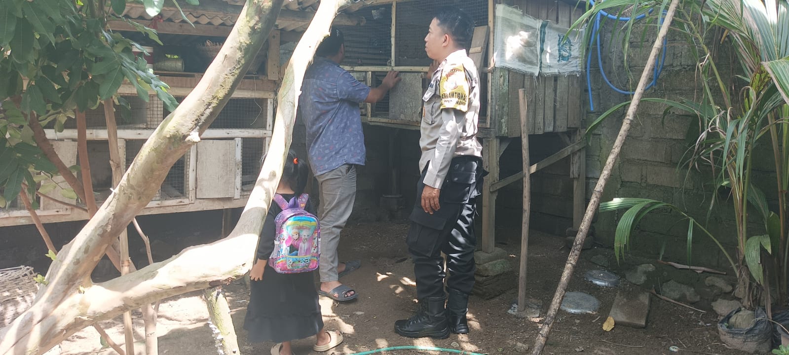 Ketahanan Pangan Dimulai dari Pekarangan: Inisiatif Bhabinkamtibmas Batulayar