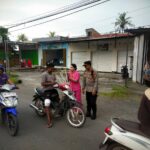 Ramadhan Berkah, Polsek Labuapi Bagikan Takjil Gratis