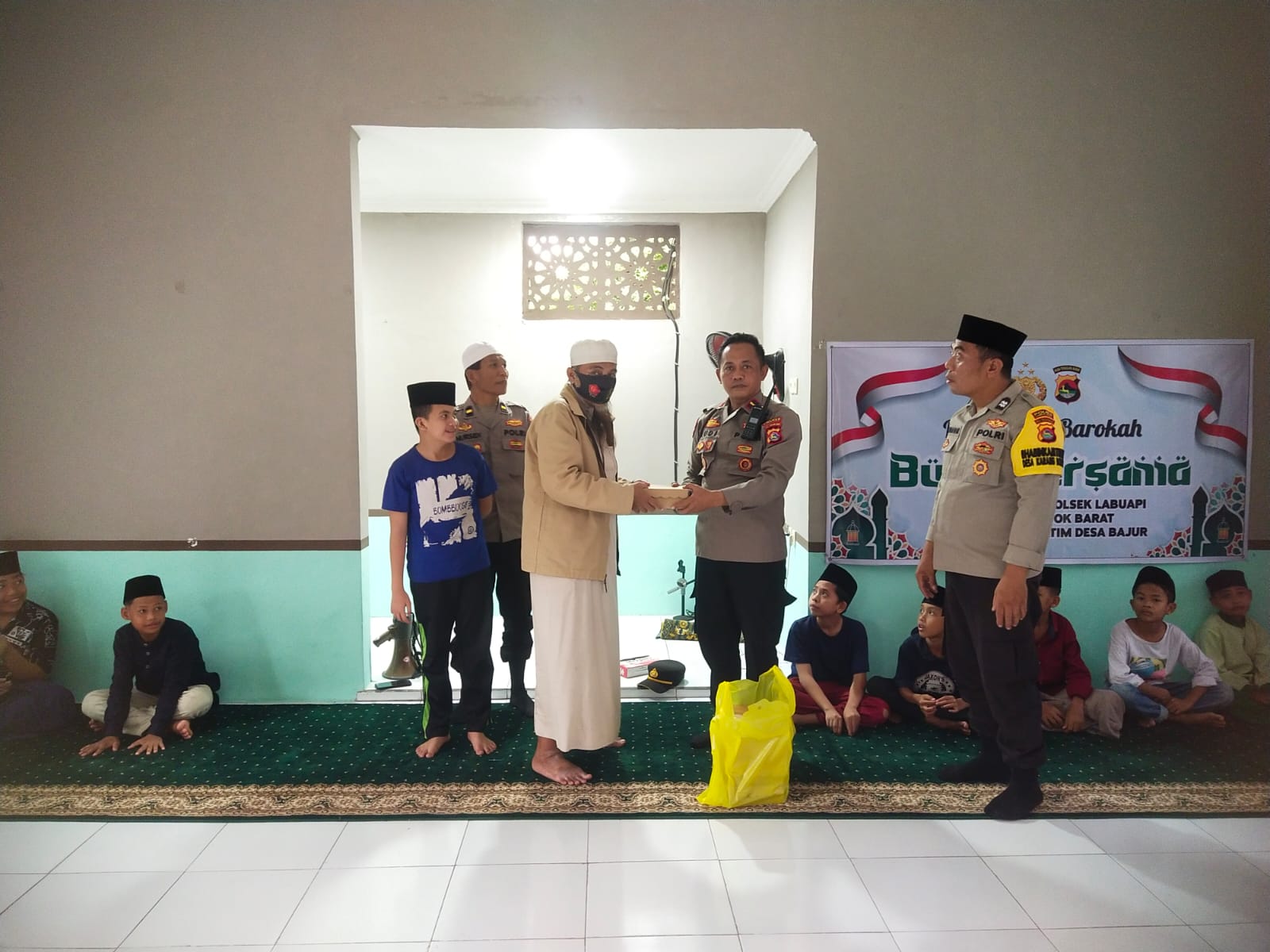 Ramadhan Berkah, Polsek Labuapi Salurkan Santunan Anak Yatim