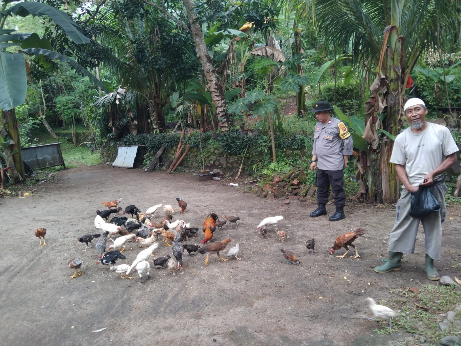 Warga Batulayar Dukung Program P2L, Polisi Beri Edukasi