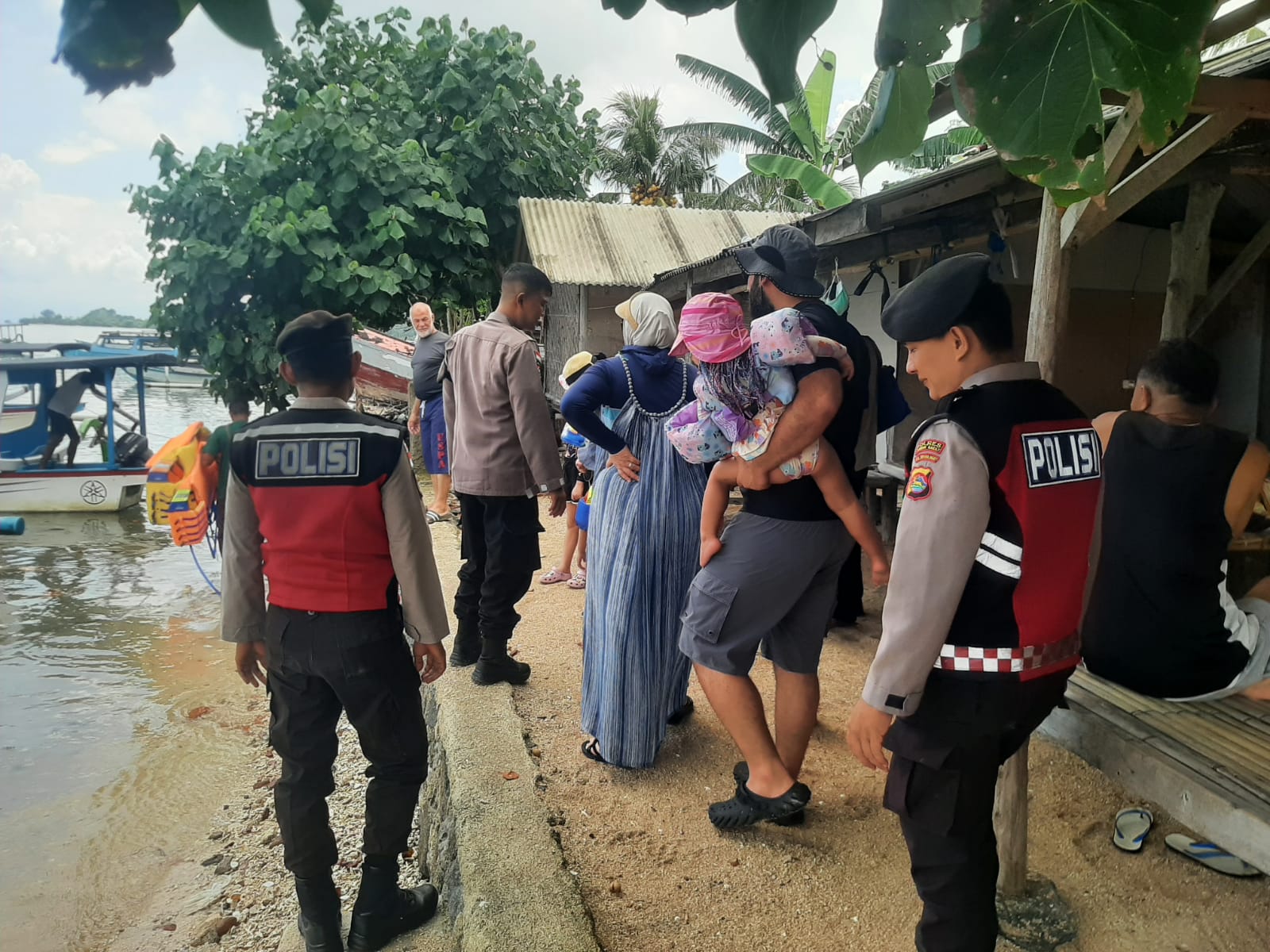 Patroli Dialogis Polsek Sekotong, Upaya Jaga Keamanan Wisata