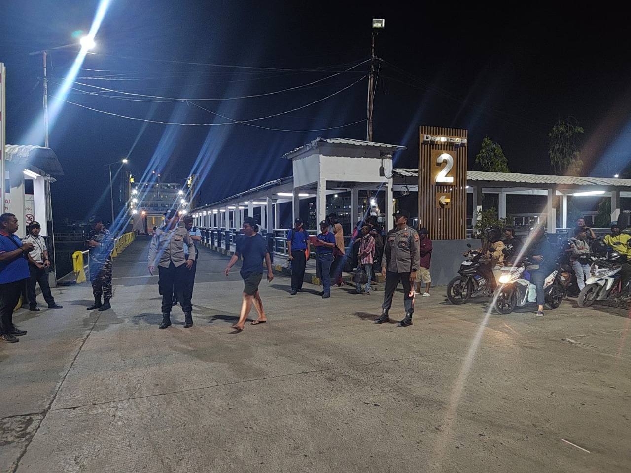 Transportasi Laut di Lembar Aman, Polisi Kawal Setiap Langkah