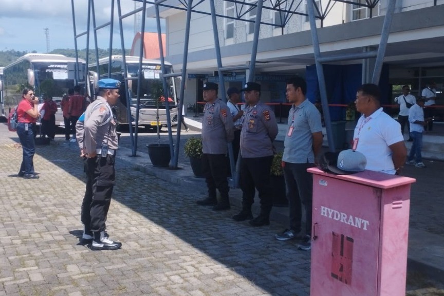 Ratusan Wisatawan Mancanegara Tiba di Lombok dengan Kapal Pesiar Viking Orion