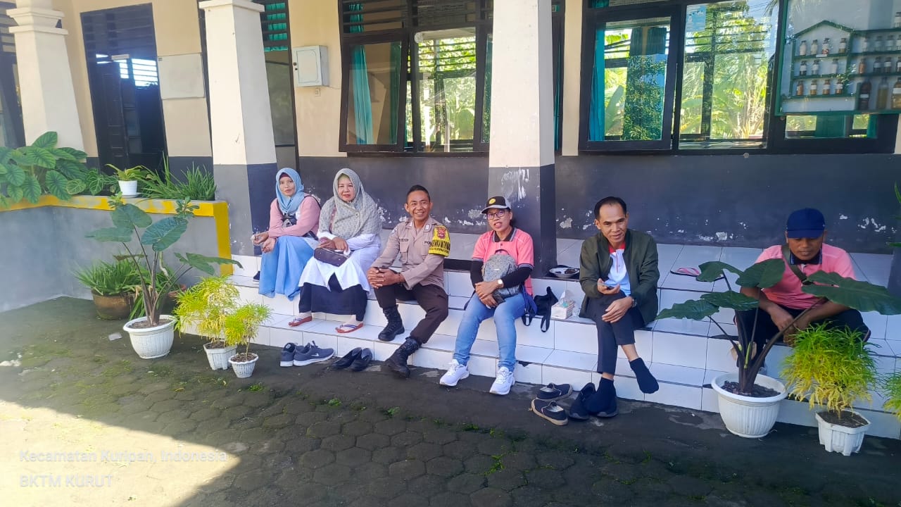 Musim Tanam Padi: Polri dan BPP Kuripan Sinergi di Lapangan