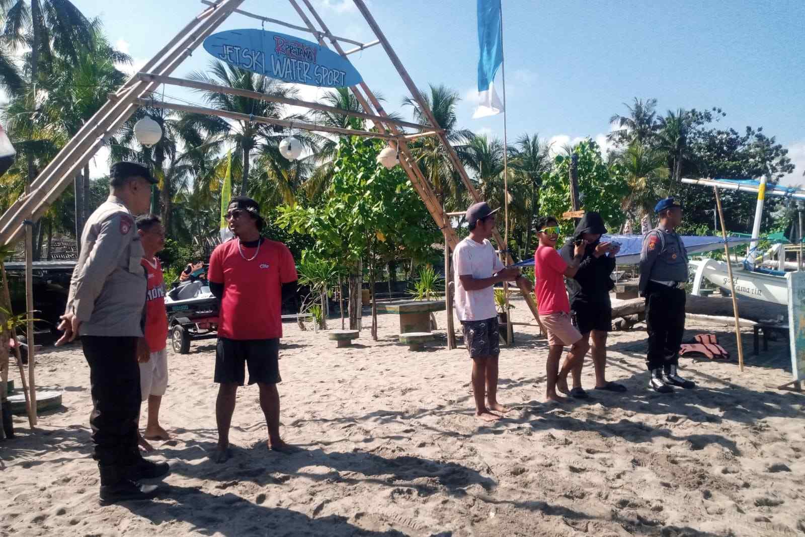 Patroli Rutin Polsek Batulayar Jaga Kondusifitas Wisata Senggigi