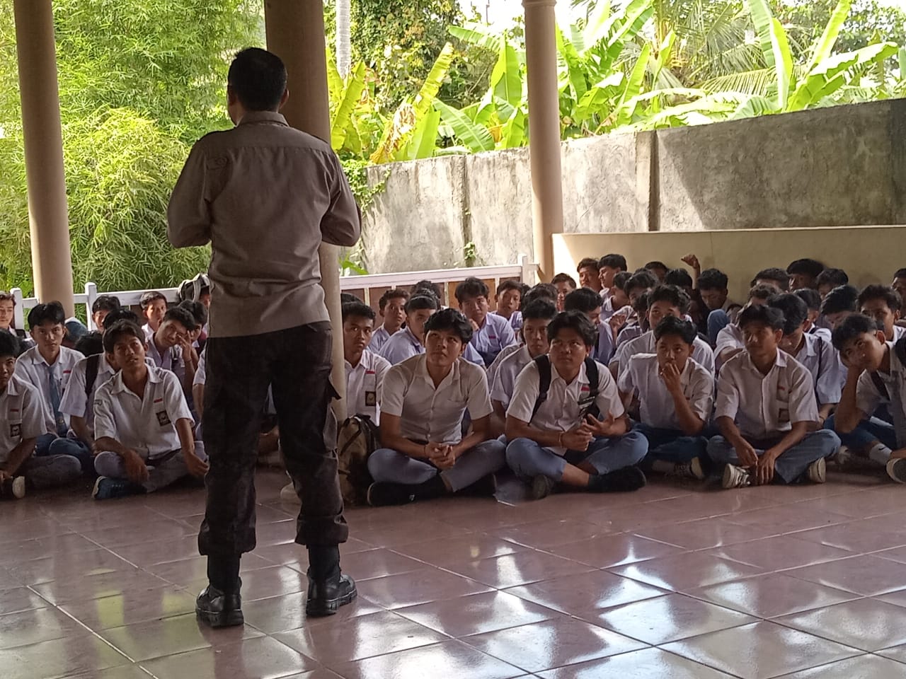 Sosialisasi Kepolisian Lindungi Generasi Muda dari Kenakalan