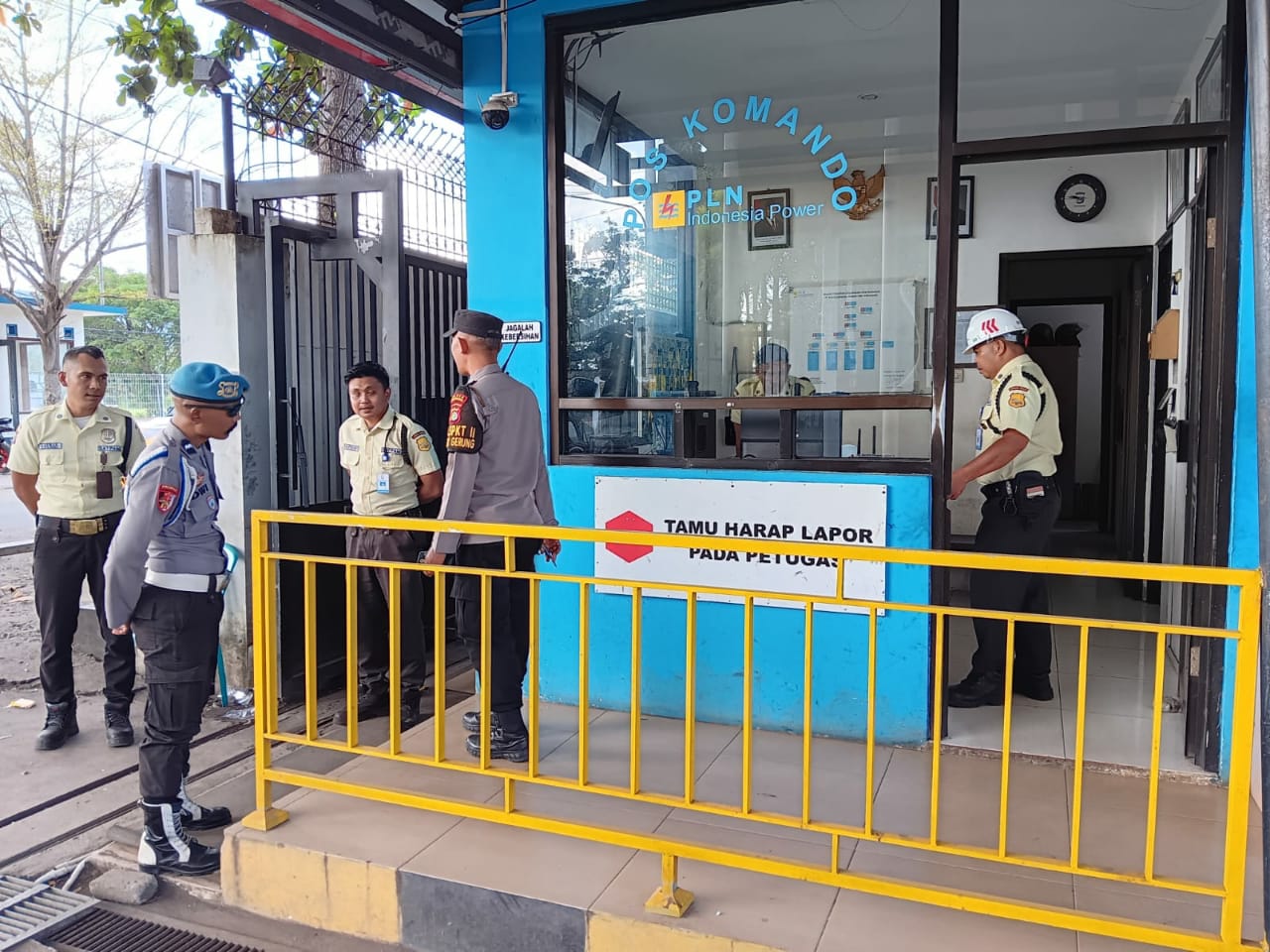 Upaya Polsek Gerung Jaga Keamanan: Patroli di Objek Vital