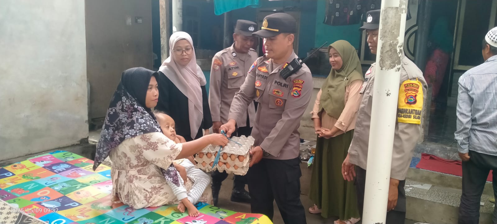Sinergi Polisi dan Masyarakat Lombok Barat Perangi Stunting dengan Telur