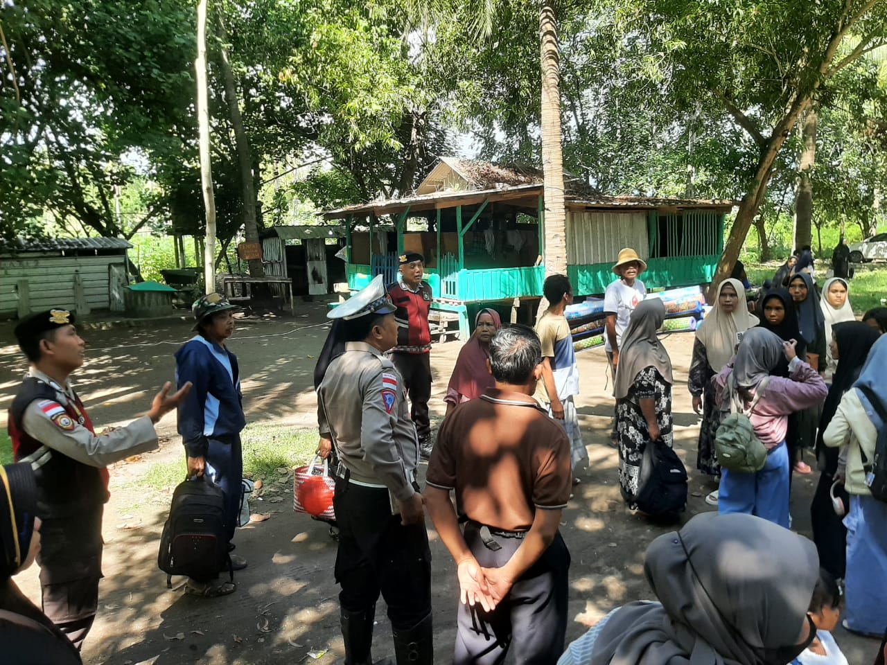 Hadirnya Polisi Tingkatkan Rasa Aman Wisatawan di Sekotong