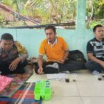 Bhabinkamtibmas Kedaro Kawal Penyaluran Bibit untuk Kemandirian Pangan Sekotong
