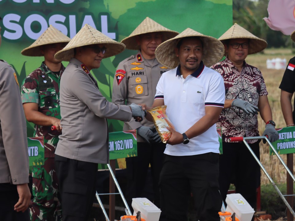 Ketahanan Pangan NTB, Polda dan Pemda Tanam Jagung Serentak di Lombok Barat