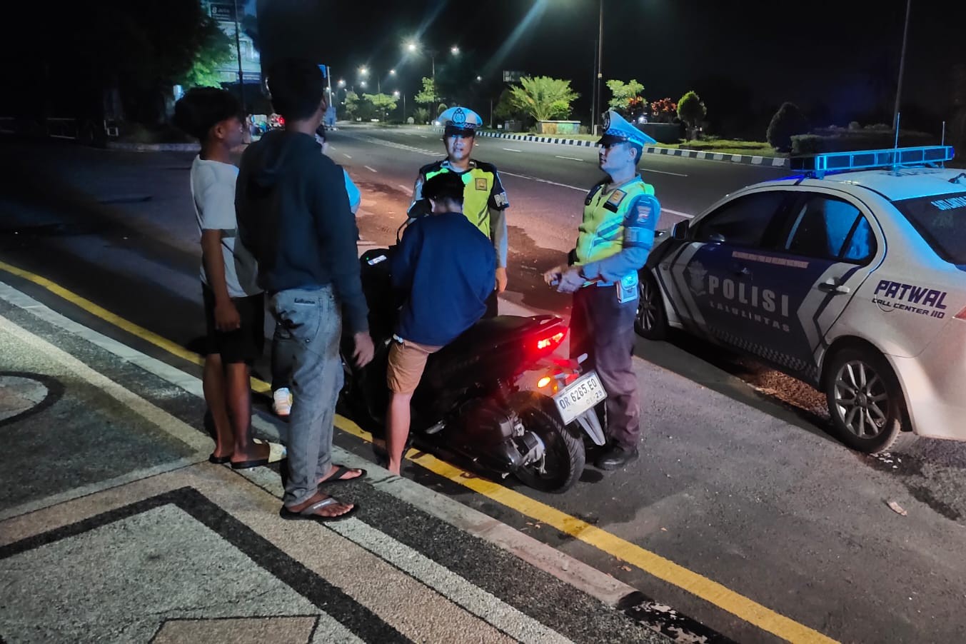 Patroli Malam di Bypass BIL, Satlantas Lombok Barat Cegah Balap Liar dan Kejahatan