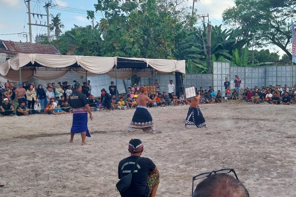 Semarak Peresean 2025 di Bagik Polak Barat, Warga Antusias Dukung Pelestarian Budaya