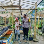 Bhabinkamtibmas Ajak Warga Dusun Tempit Tanam Sayur di Pekarangan Rumah