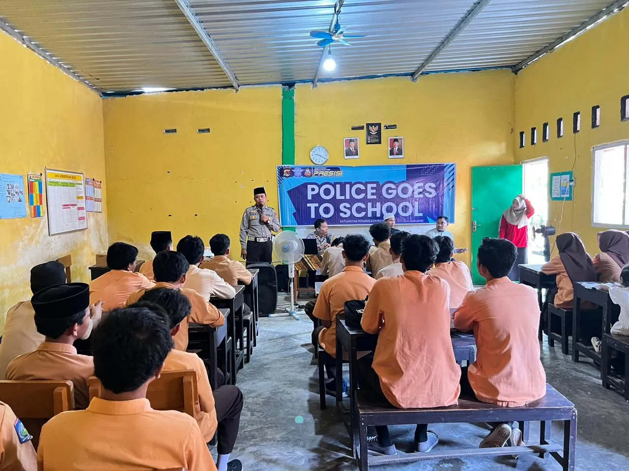 Sentuhan Humanis Polsek Sekotong, Patroli Jadi Ajang Silaturahmi