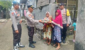 Model Kemanusiaan: Polsek Kediri Donasikan Telur 132 Minggu